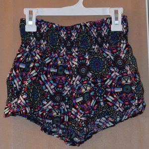 LA Hearts Flowy Patterned Shorts - Size Medium